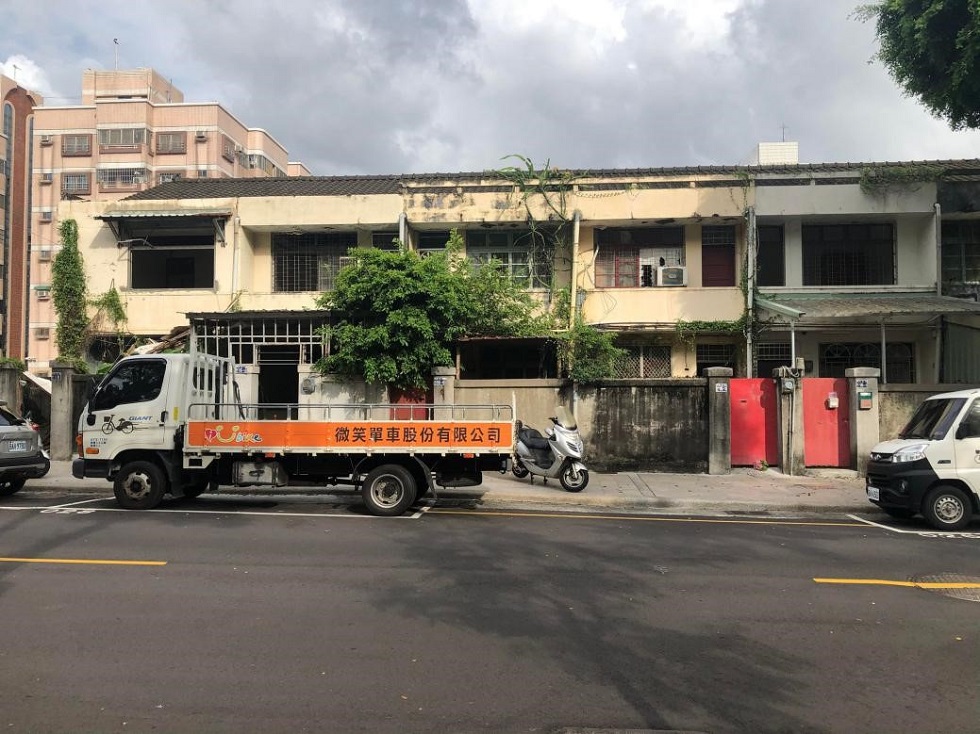 戰後時期興建的法院宿舍（府後街側），現已拆除變成停車場。