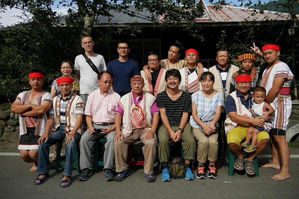 黃璽於某年參加布農族家族祭典「立白祭」。