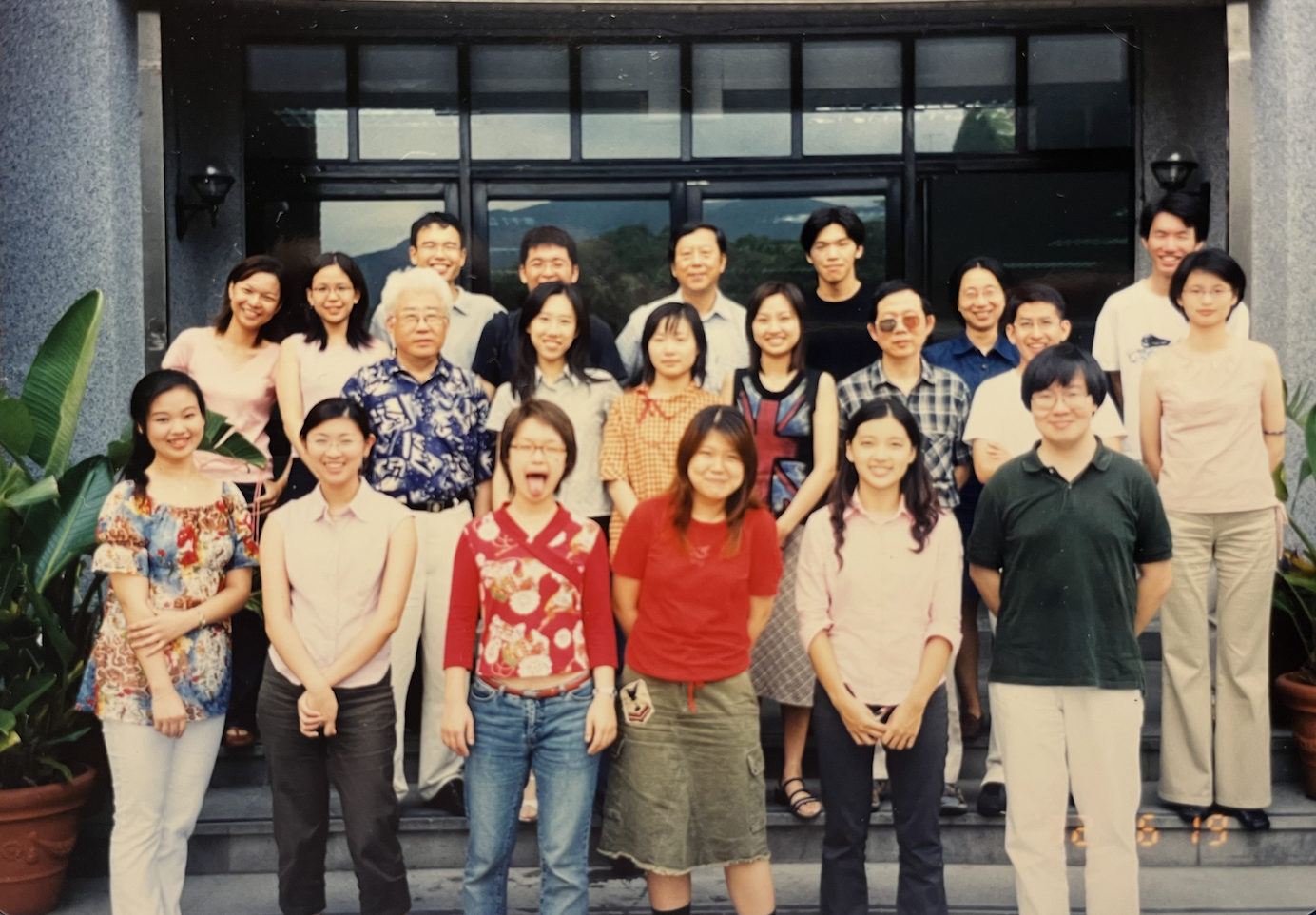 與國立臺北藝術大學音樂系的老師和同學們合影。