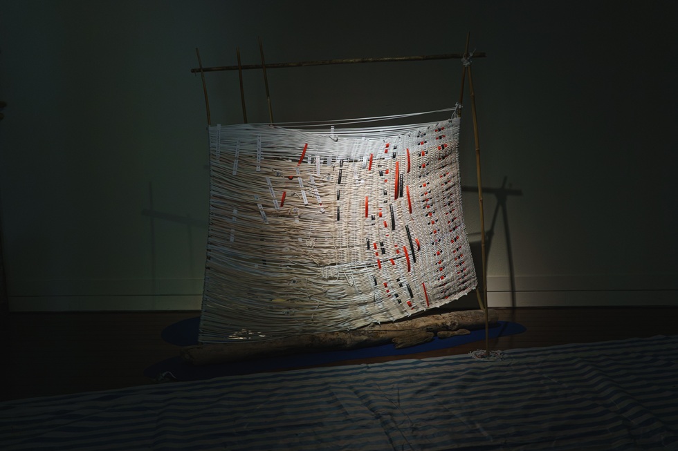 maya' a taboeh hayawan(羅媛)的作品《由線而生》。(攝影/鄭亦婷)