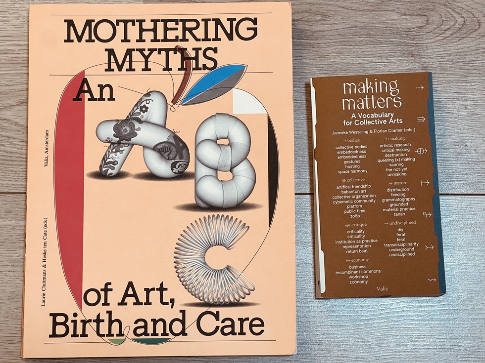 我發現在歐洲的藝術研究場景中，詞彙表經常是藝術家、研究者用來重新學習各種事物的方法。