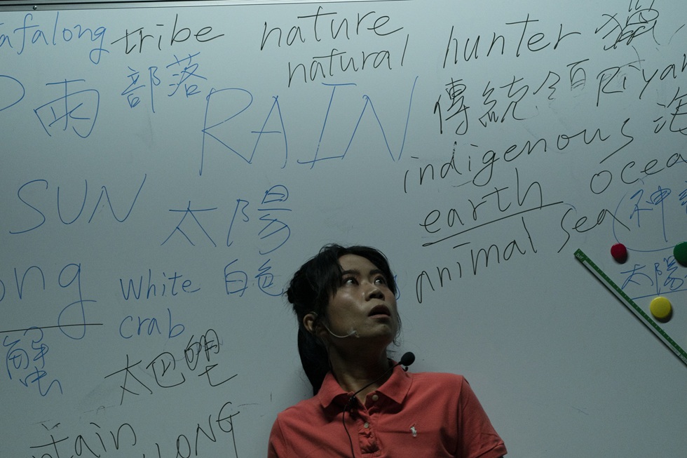 幽默，以及創作中所有尖銳與憤怒的提問，都來自於家。圖為《我好不浪漫的當代美式生活》，2022。（攝影／李欣哲）