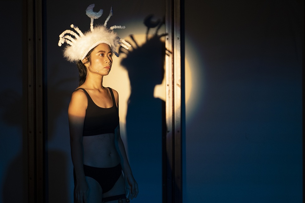 《我好不浪漫的當代美式生活》描繪一名在都市長大的阿美族青年，帶著「文化復振」的理想回返部落，卻在過程中遭遇種種的碰撞與荒謬。（攝影／李欣哲）