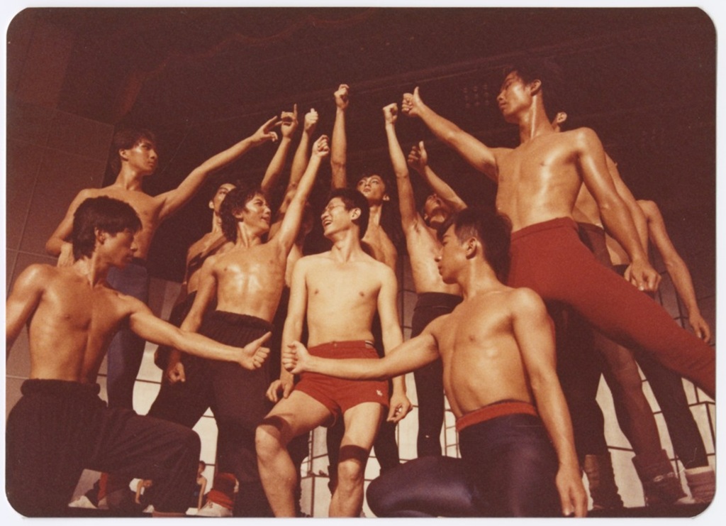 虞戡平的代表作《搭錯車》，1983年在台上映時引起極大轟動。圖為電影中的舞蹈片段彩排。