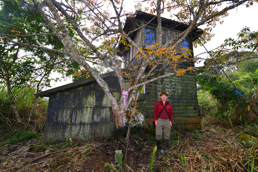 本文作者崔祖錫於卓溪山瞭望台。（崔祖錫提供）