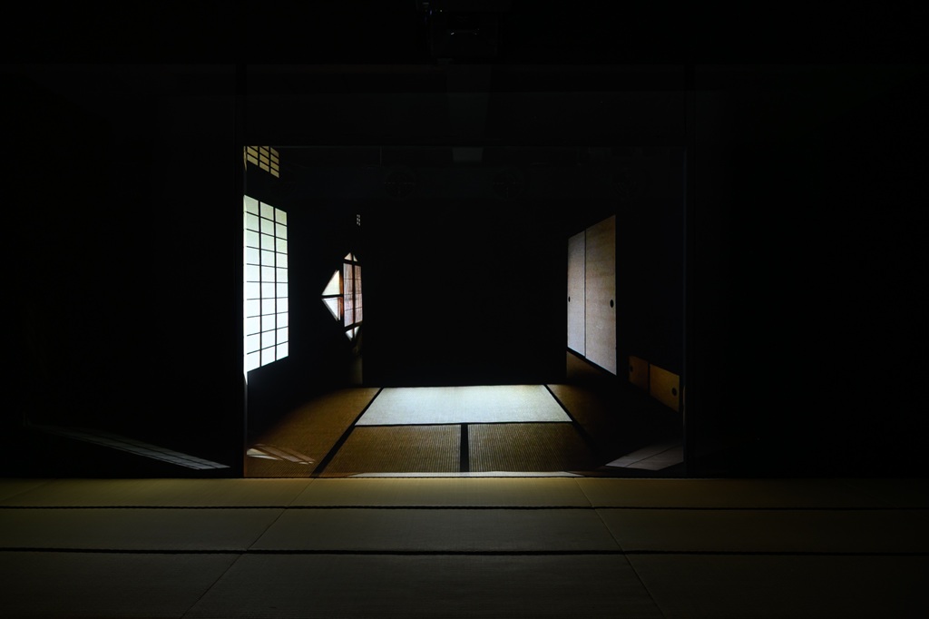 何子彥，《絕境旅館》，單頻道錄像，84'，2019。