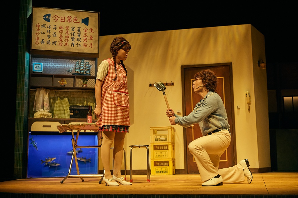 在春川夜市裡一棟公寓的地下室發現的《文雄與秀英》，讓陳午明做了一個「過度感性」的決策。（攝影／陳又維，活性界面製作提供）