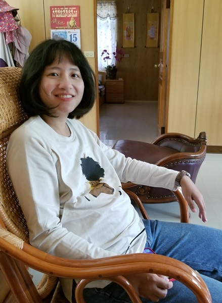 回到山裡的家，廖哲琳養好了身體，也順利懷了孕，快樂自在。